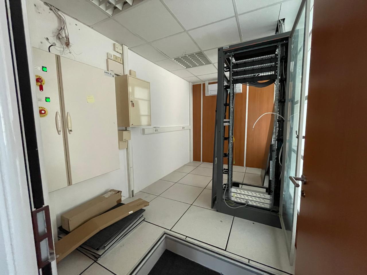 Bureau Aix-en-Provence 301m² Location bureau Aix-en-Provence Bouches-du-Rhône OLBUR2530639 1